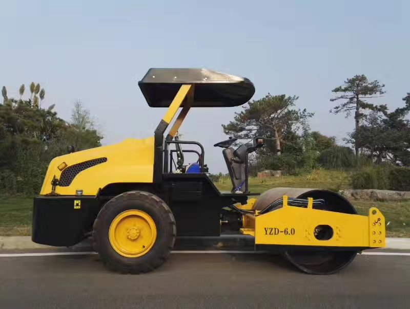 小型壓路機廠家如何更好的發展